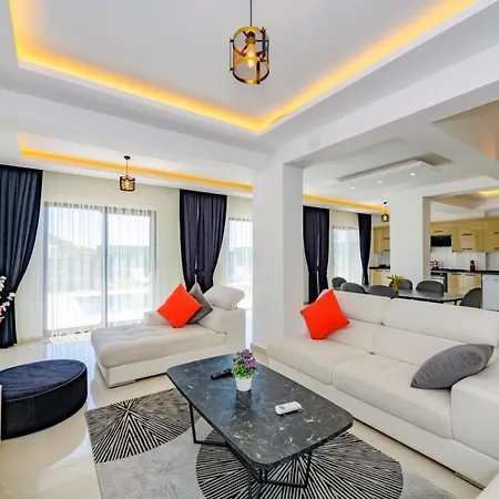 Вилла Atlantis - 4 Bedroom In Hisaronu